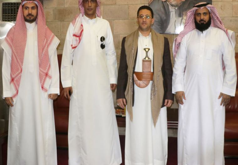 كشف عماني كواليس زيارة السفير السعودي لصنعاء 