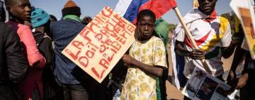 بوركينا فاسو تطالب فرنسا بسحب قواتها