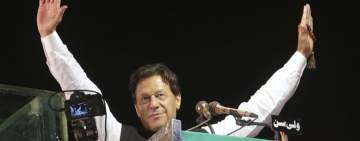 باكستان تمنع بث خطابات عمران خان
