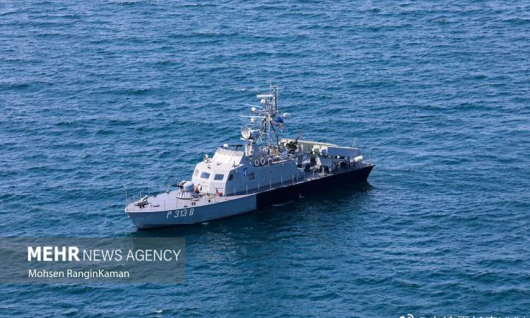 مناورات بحرية بين روسيا والصين وإيران في خليج عمان