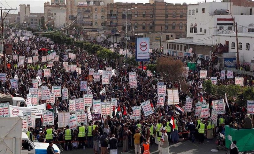 مئات الالاف يباركون خيارات الحوثي في اليمن